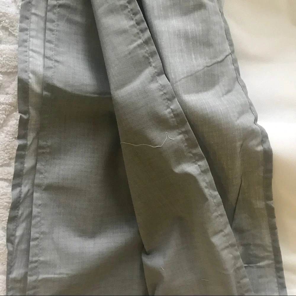 NWoT King size Bedskirt elegant in Light Gray